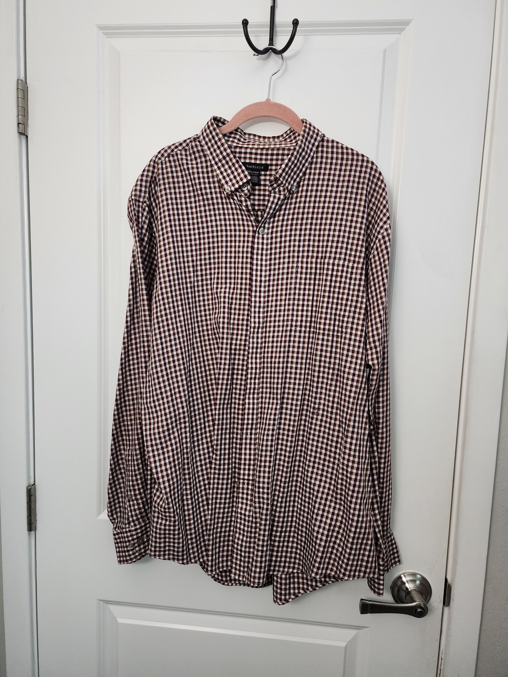 5/$30 Van Heusen Men's Burgandy  Checked Button-Down Shirt